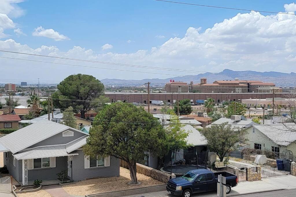 Renovated Stay, Parking, Near Dt & Airport