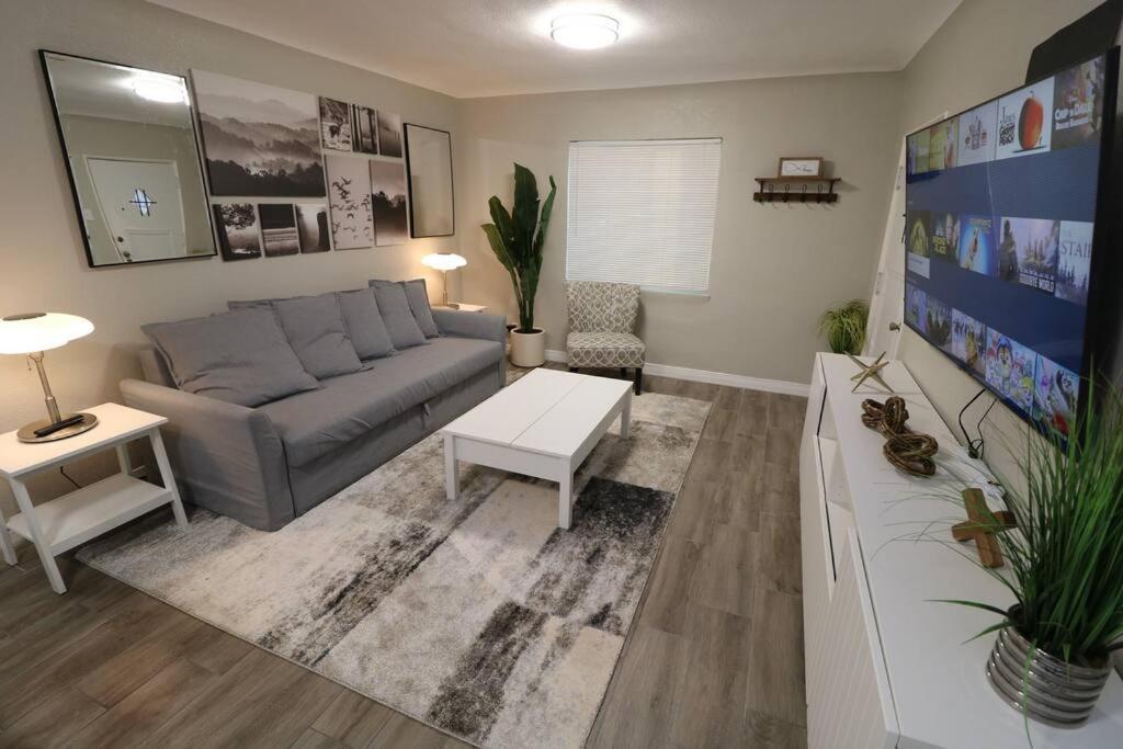 Casa vacanze Renovated Stay, Parking, Near Dt & Airport *
