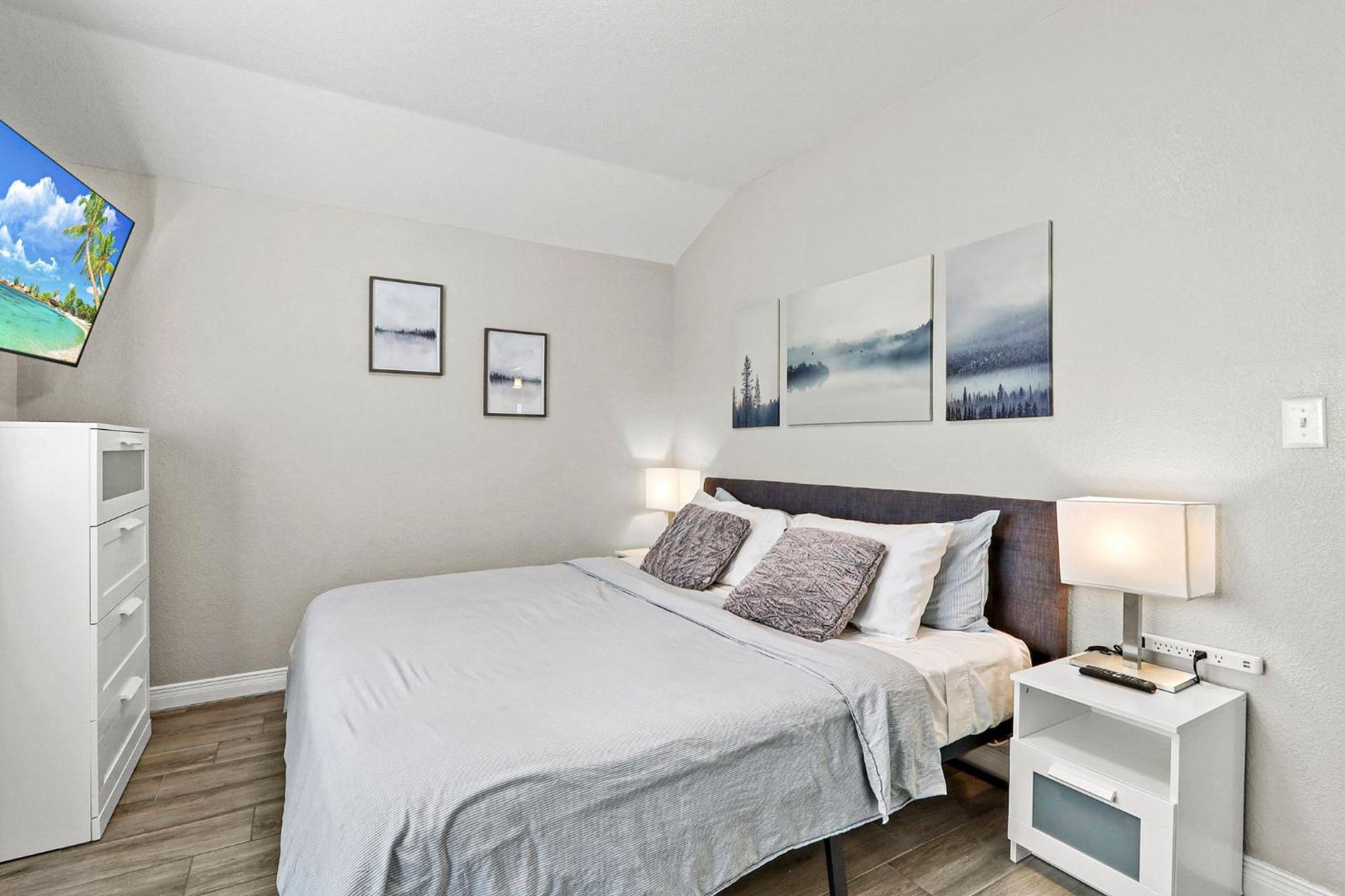 Renovated Stay, Parking, Near Dt & Airport *