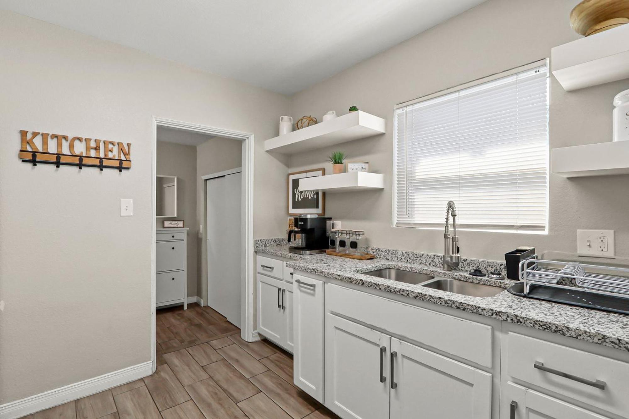 Casa vacanze Renovated Stay, Parking, Near Dt & Airport
